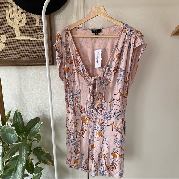 NEW✨Jessica Simpson • Soft Pink Floral Romper - Picture 2 of 8